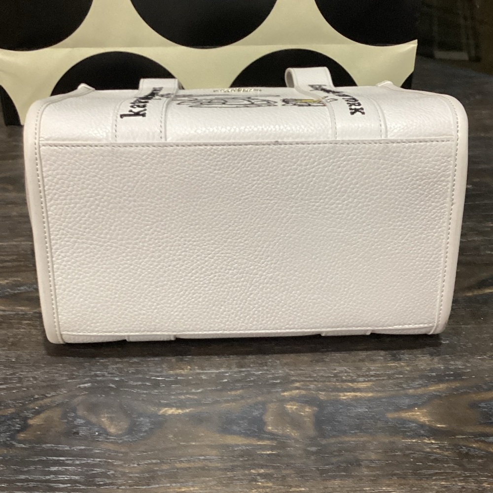 Kate Spade X Peanuts White Snoopy Small Tote NWT - Picture 6 of 15